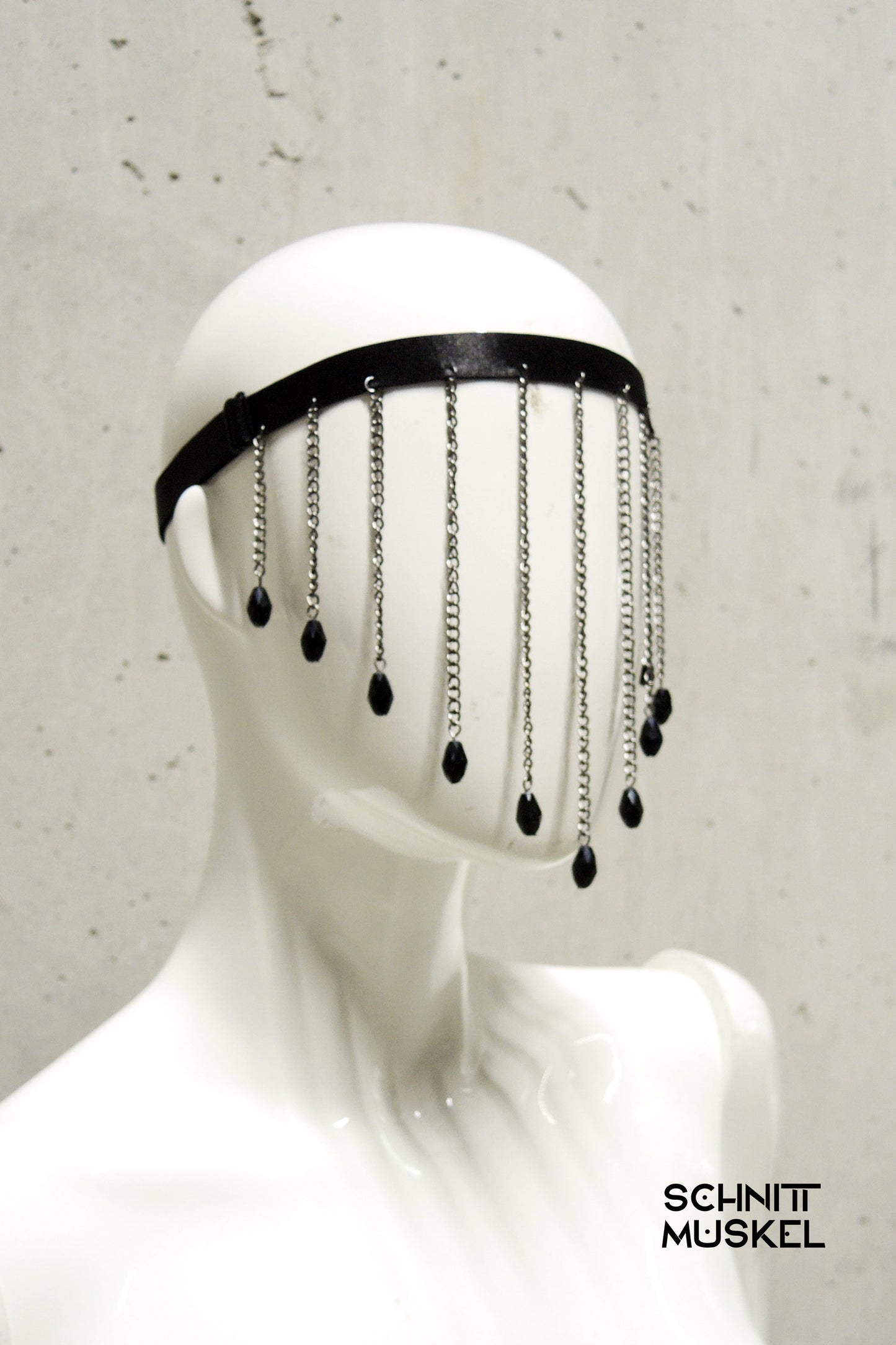 Beinharness, Strumpfband, Fetischkopfschmuck, Beinschmuck, Oberschenkelschmuck, Gothicmode, Gothicfashion, Gothicaccessoire, Gothicmaske, Gesichtsschmuck