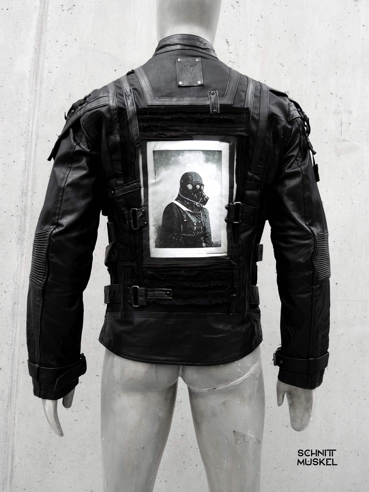 Unikatjacke, Unikat Lederjacke, Custom Lederjacke, Bikerjacke Unikat, postapokalyptische Jacke, Gothicjacke, darkwear, darkcyberfashion, Horrorfashion, Spookyfashion