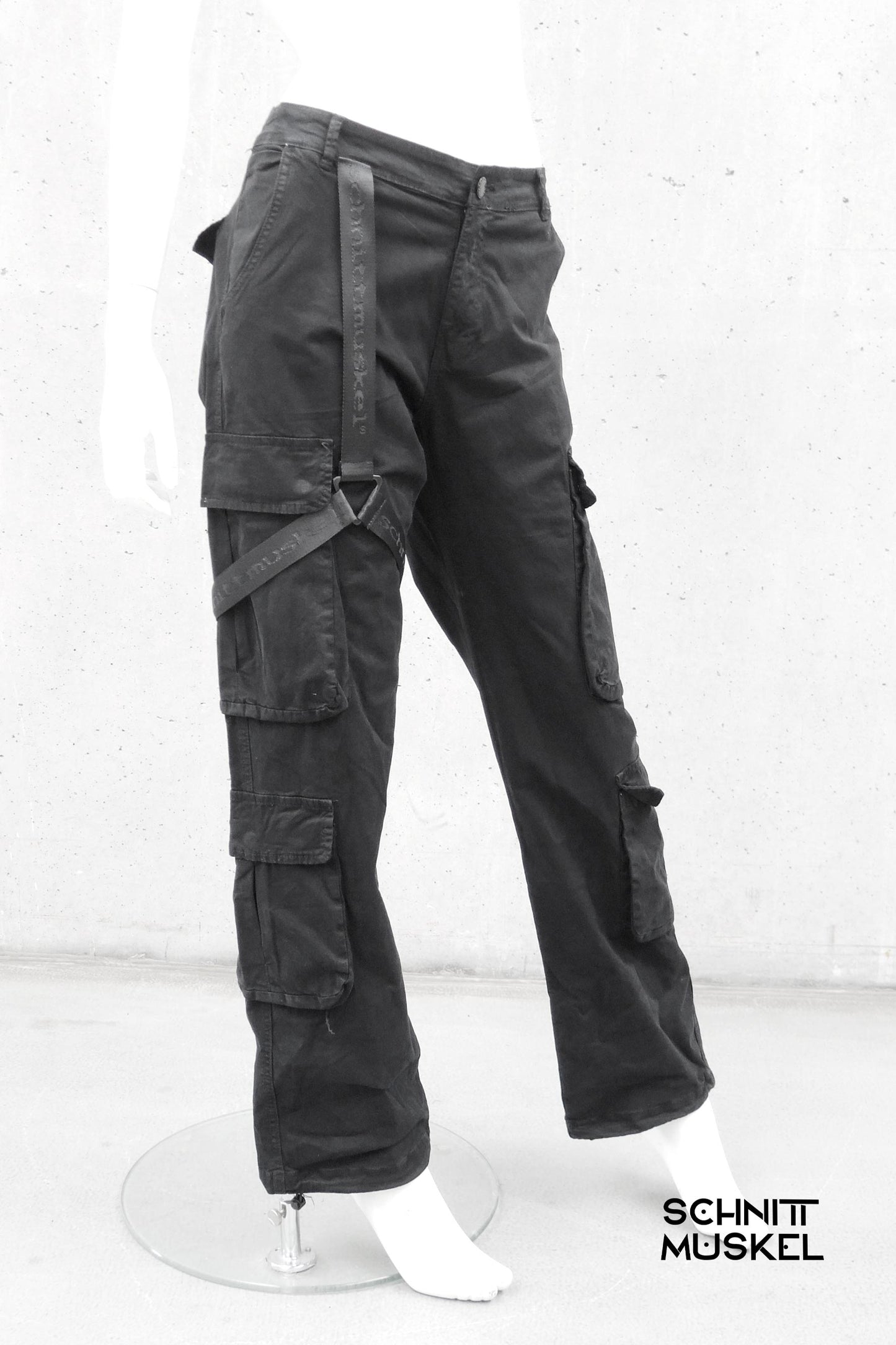 schwarze Cargohose, Gothichose, Cyberhose, Tekkkknohose, Berghainstyle, Darkcyberhose, Cyberfashion