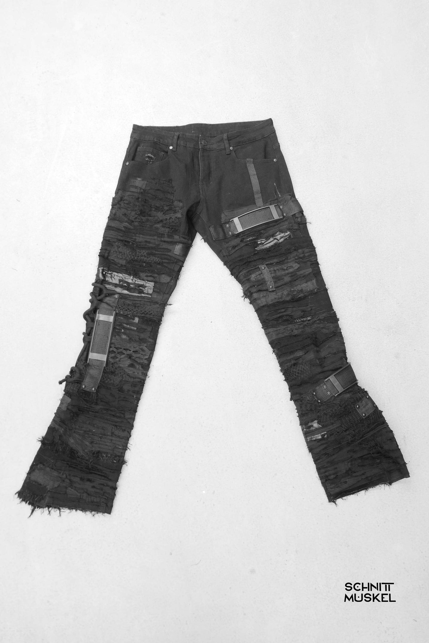 destoyed Jeans, Gothicjeans, Gothichose für Männer, Custom Jeans, Bandoutfit, Stagewear, Gothicfashion, postapokalyptische Hose, postapocalyptic pants