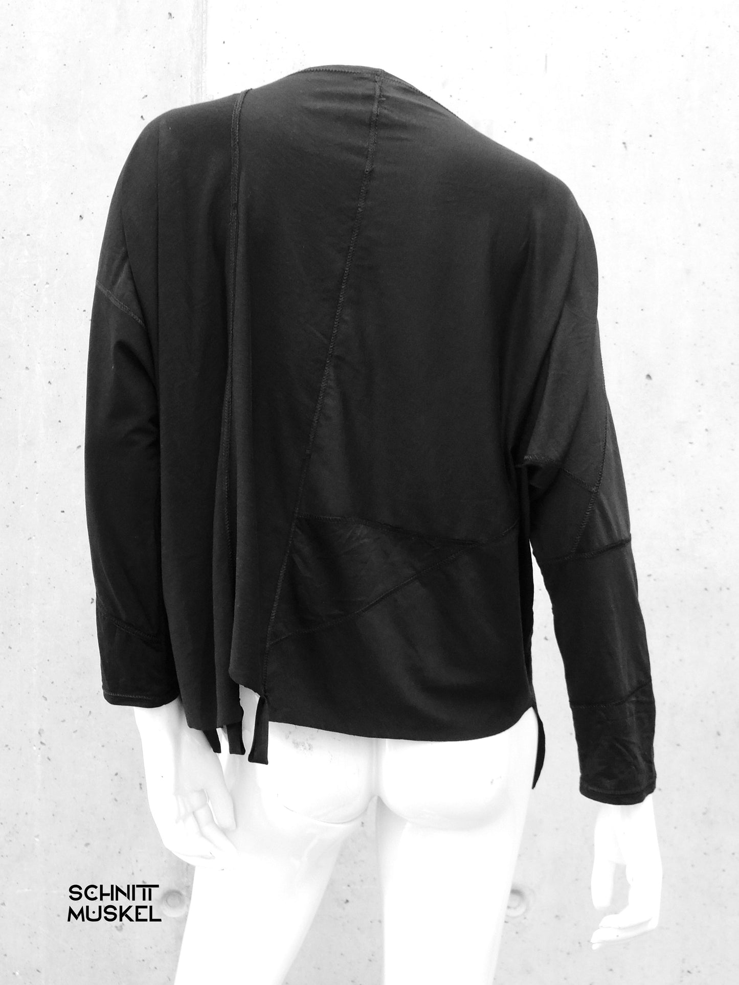 leichtes schwarzes Shirt, Gothicshirt, darkavantgarde Shirt, darkwear