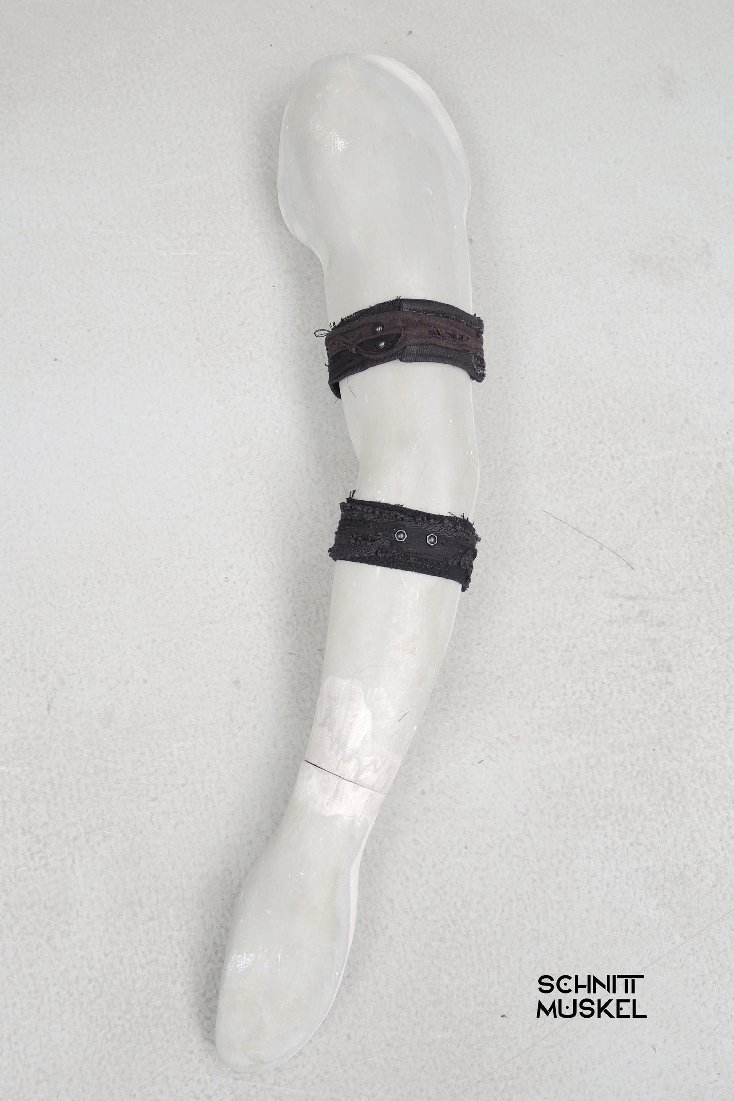 Armband, Oberarmband, Oberarmschmuck, kinkyacessoire, Gothicaccessoire, Gothicmode für Männer, Gorhicmode, darkwear, darkcyberaccessoire