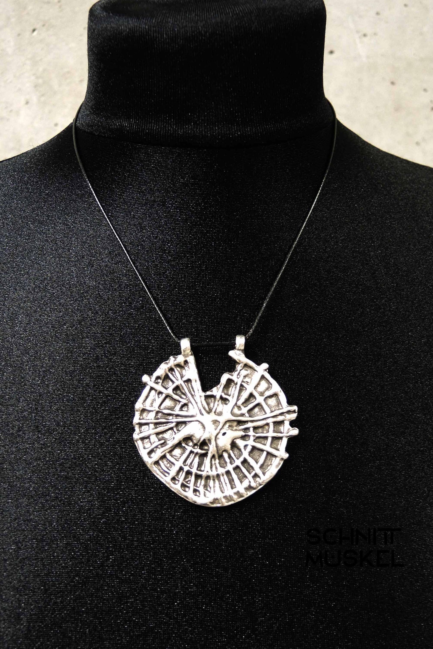 Sigul, Amulett, Darkavantgarde, darkjewellery, darkavantgardejewellery, Gothicschmuck,