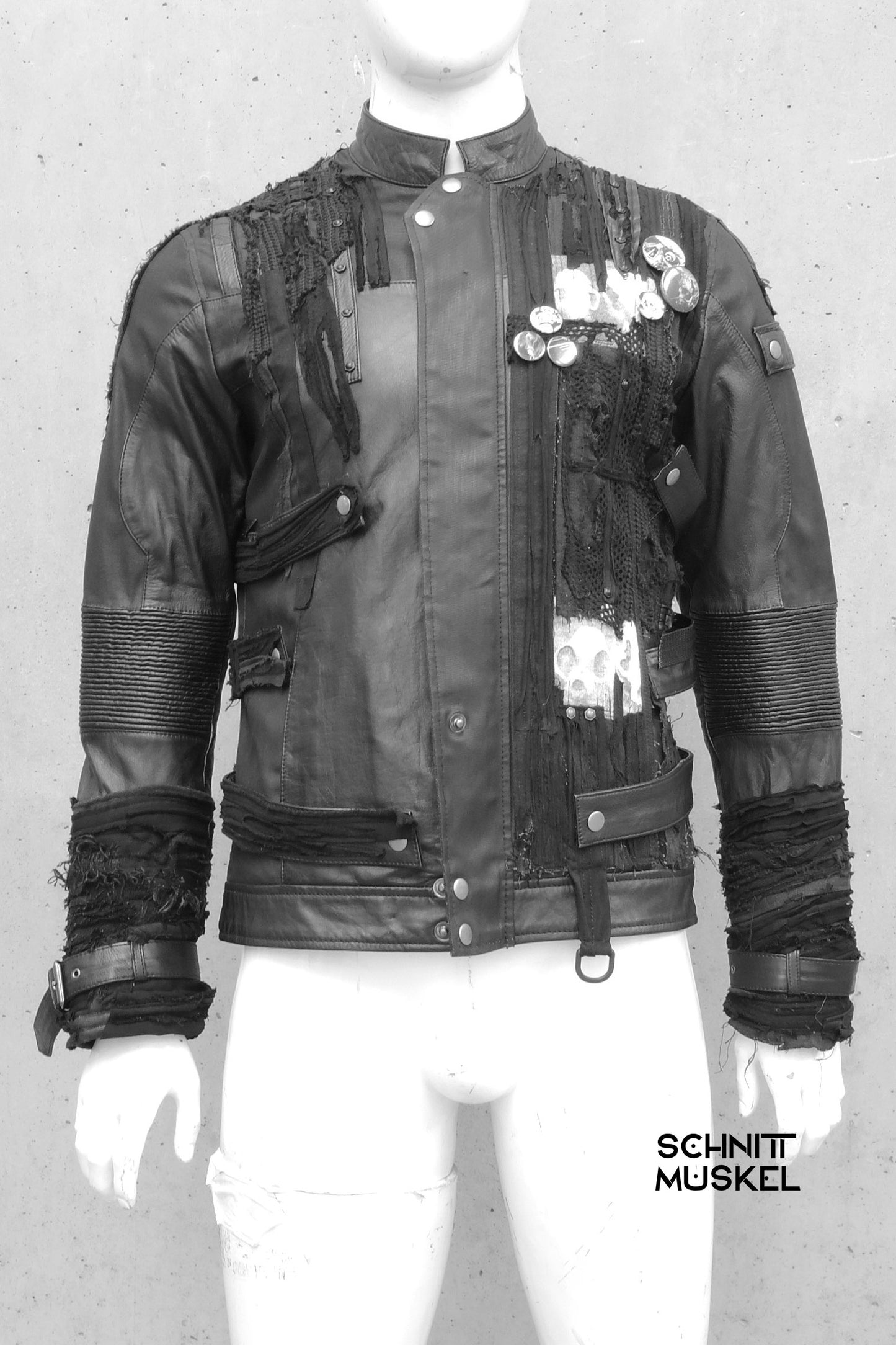 Gothicjacke, Unikatjacke, Unikatbikerjacke, Jacke mit Totenschädel, Skulljacke, destroyed Jacke, customized Jacke