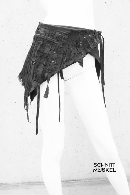 Hüftschmeichler, Schößchen, Halbschürze mit Tasche, Gothicfashion, Gothicmode, Gothicaccessoire, postapokalyptische Mode,