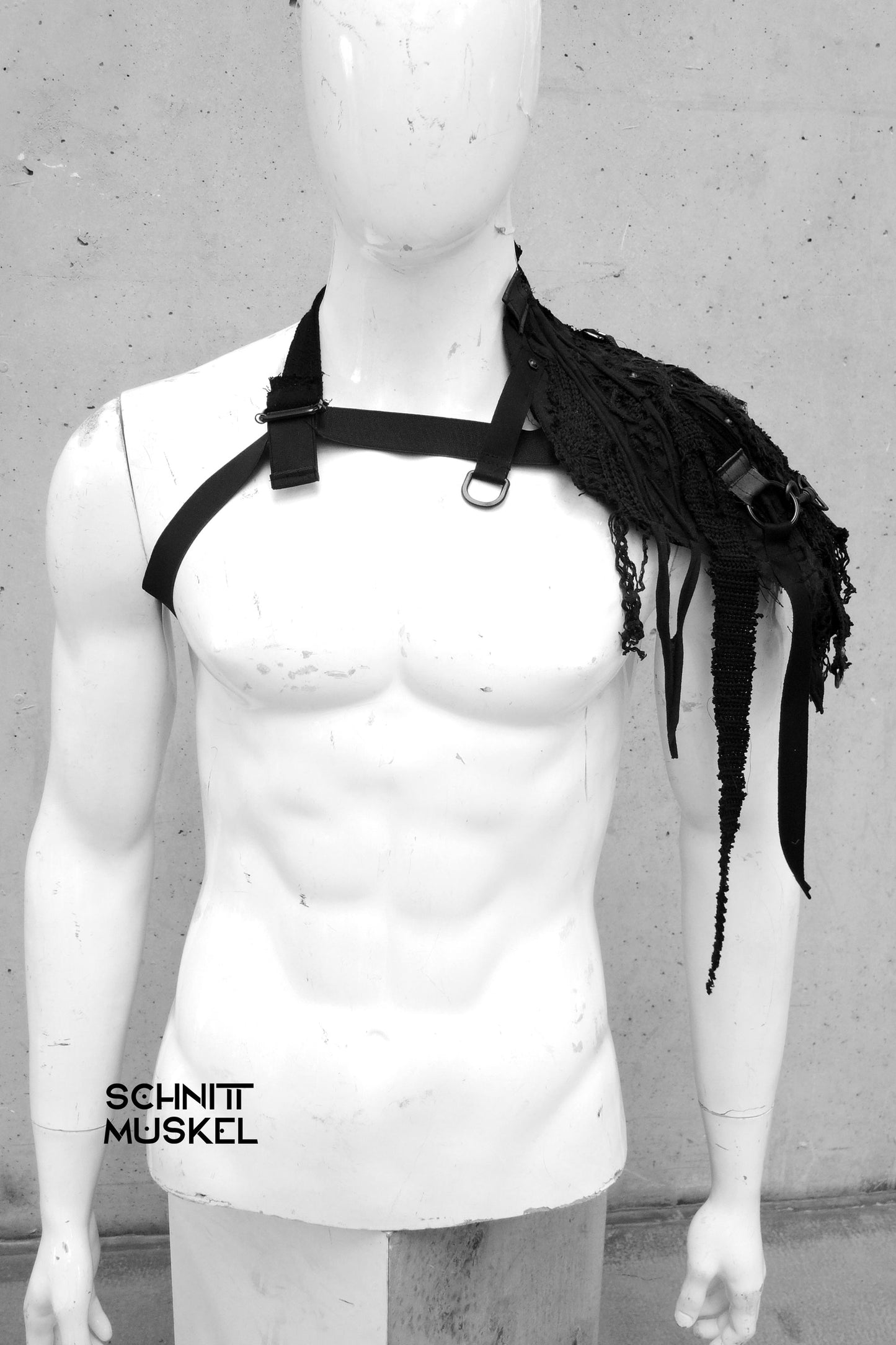 Schulterstück, Schulterteil Schulterschmuck, Schulterklappe, postapokalyptische Mode, postapocalyptic style, Gothicfashion , Gothicaccessoire, destroyed style