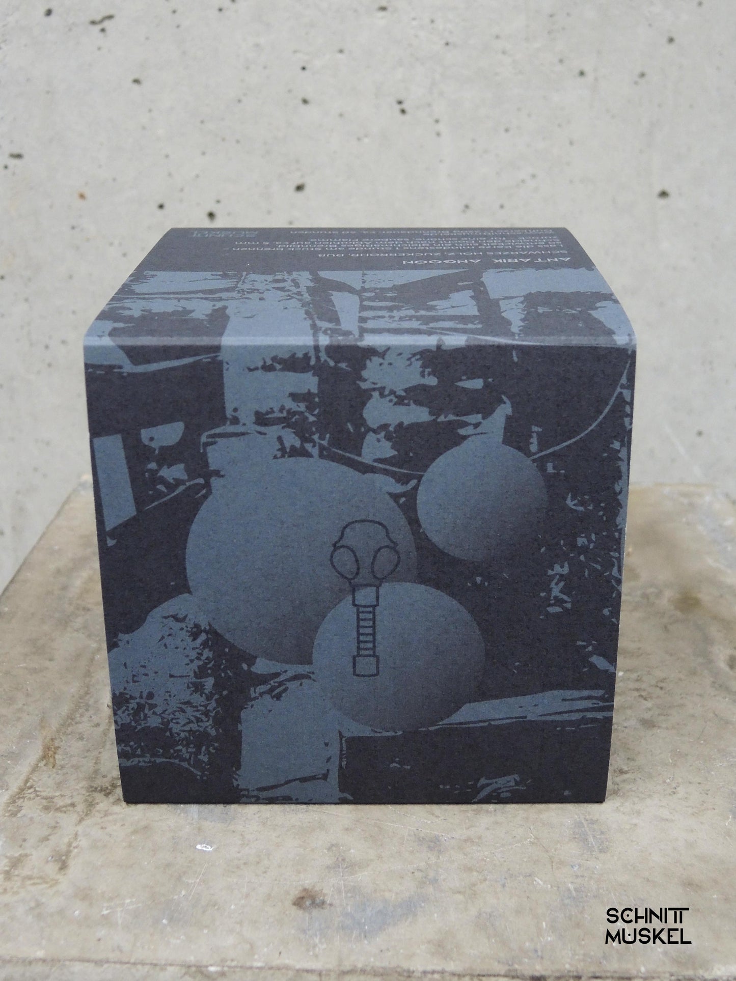 Duftkerze, Gothic Duftkerze, Cyberduftkere, Gasmaskenduftkerze, Fetischduftkerze, schwarze Kerze