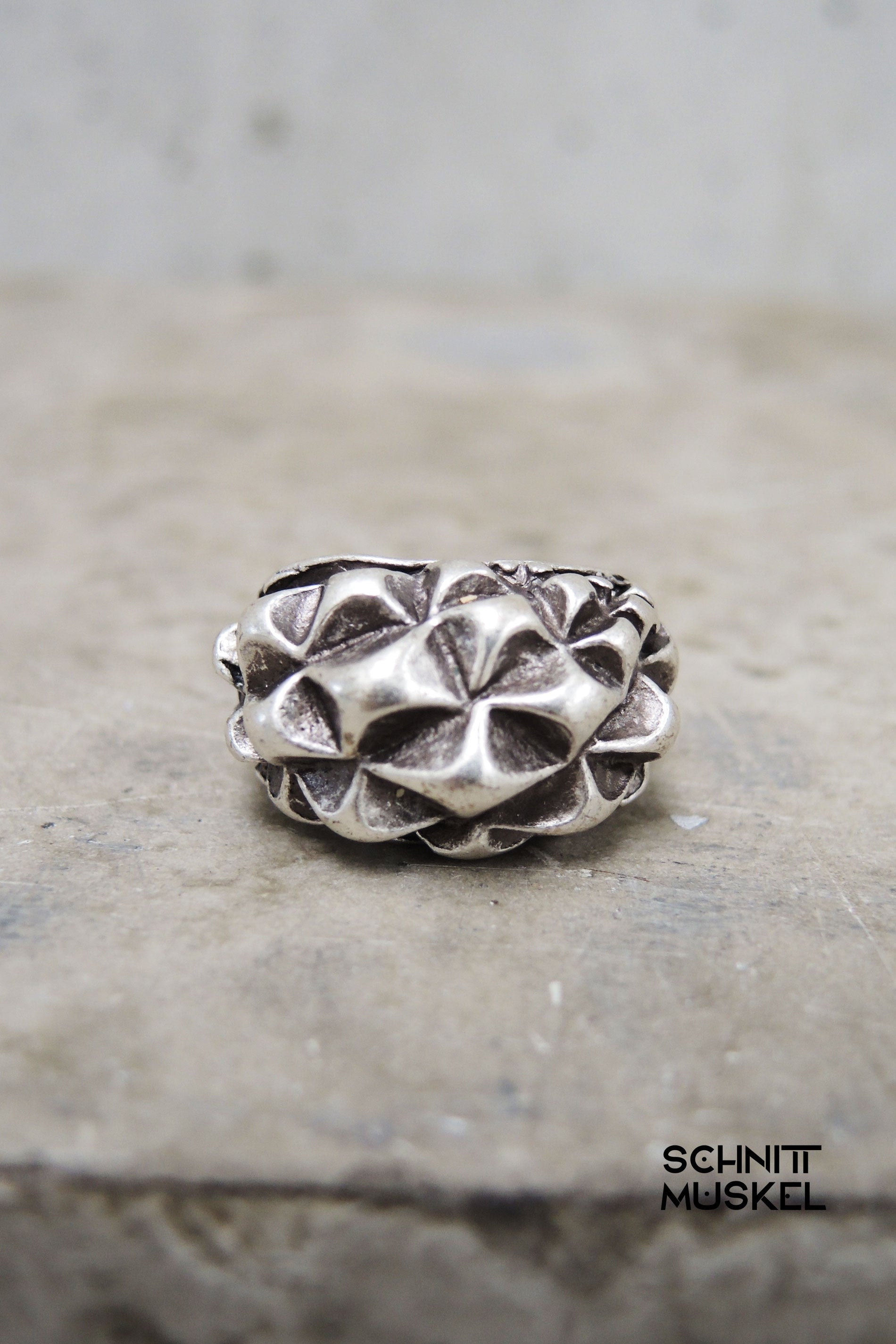 nicht allergener Schmuck, Ring mit Struktur, darkavantgarde Ring
