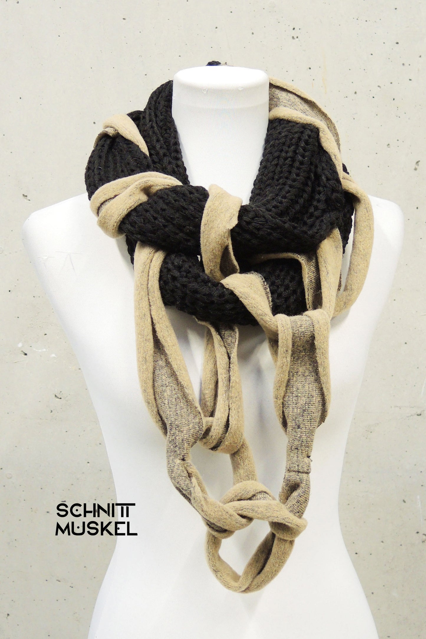 avantgarde Schal, darkavantgarde Schal, Dunestyle, darkwear, bruningmanstyle, vordrapierter Schal, drapierter Schal,