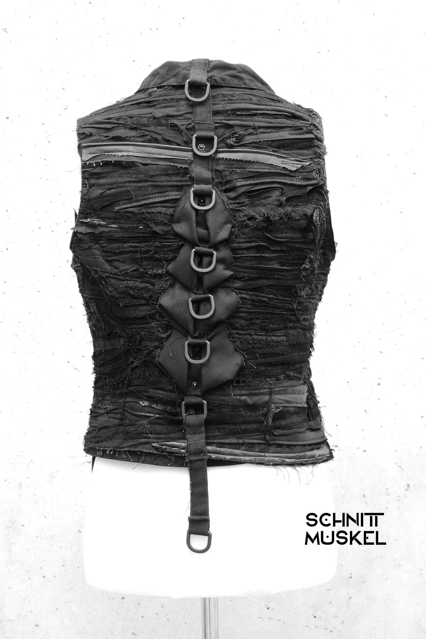 Unikatweste, Weste im destroyed Stil, destroyed Weste, postapokalyptische Mode, burningman outfit, Gothicweste