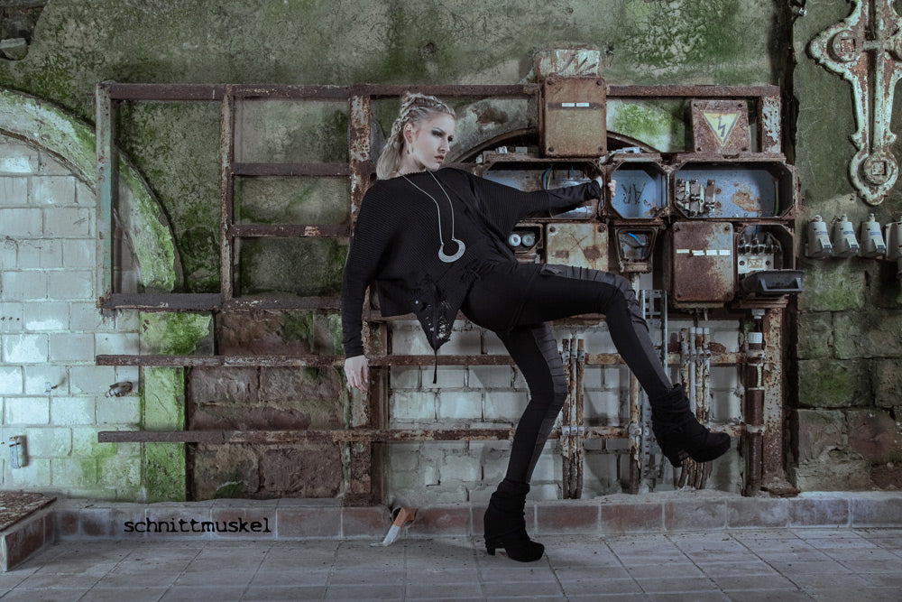 Jeggings, Treggings, postapokalyptische Hose, aussergewöhnliche Jeans, Gothichose, darkavantgarde Mode, darkavantgarde Hose