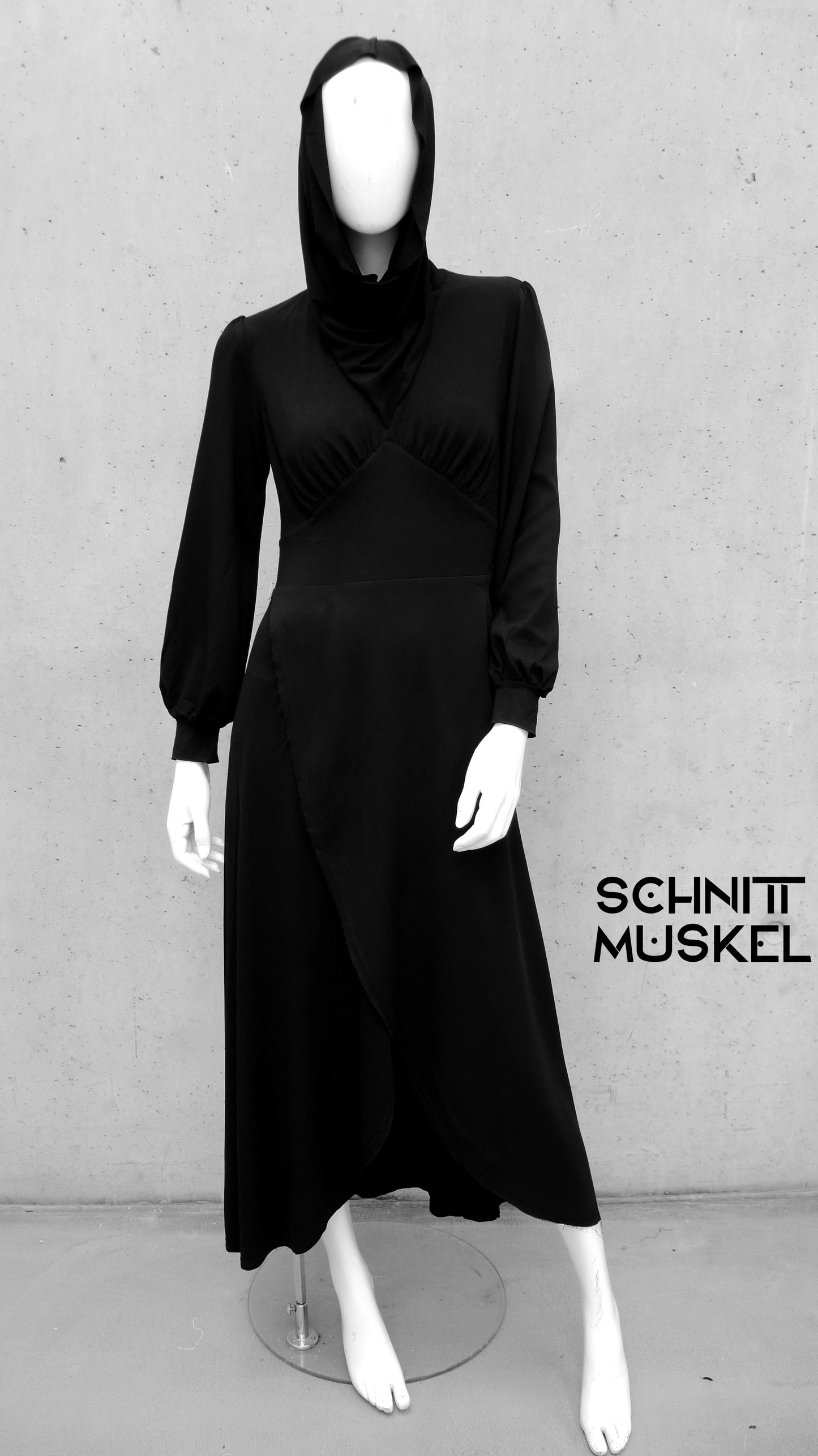 darkavantgarde, darkavantgarde Mode, darkwear, schwarzes Gothickleid, Korsettkleid, Kleid mit Schalkragen, Kleid mit Wasserfallkragen, Kleid mit Kapuze, Kapuzenkleid, Gothickleid