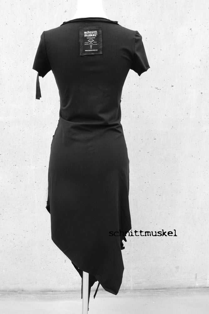 destroyed Kleid, Gothickleid, dark avantgarde Kleid, asymmetrisches Kleid, Kleid mit NIeten, Pagankleid, Paganstyle