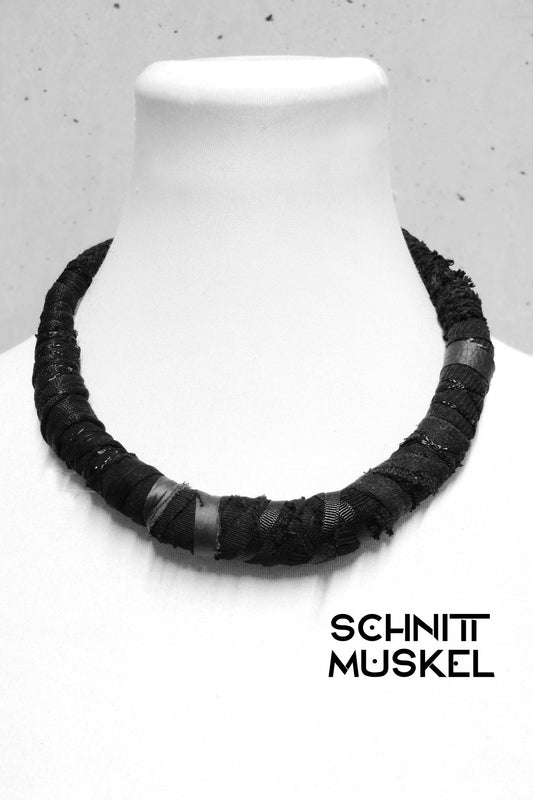 textiler Halsschmuck, darkavantgarde necklace, darkavantgarde Halsschmuck, Gothicschmuck, darkwear, darkavantgrade, Pagan Halsschmuck, Pagan Schmuck