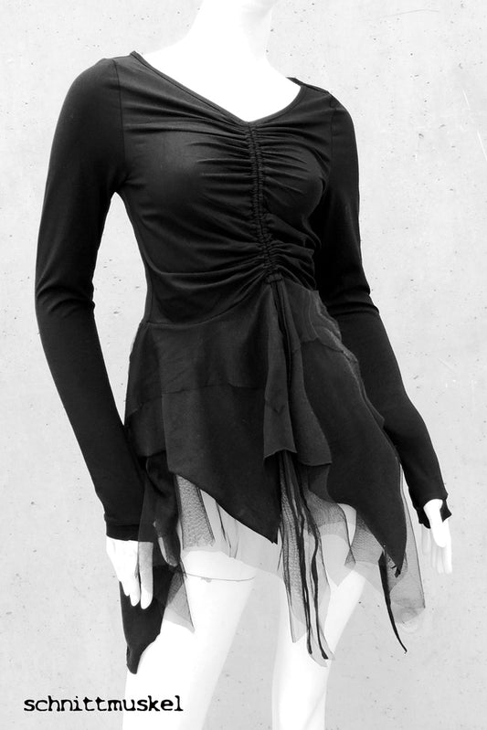 schwarze Tunika, Gothicoberteil, Stregastyle, Zipfeloberteil, Langarmshirt Gothic, Tunika, Raffshirt, Shirt mit Raffung, Tunika gerafft, Tunika mit Tüll, Oberteil aus Tüll