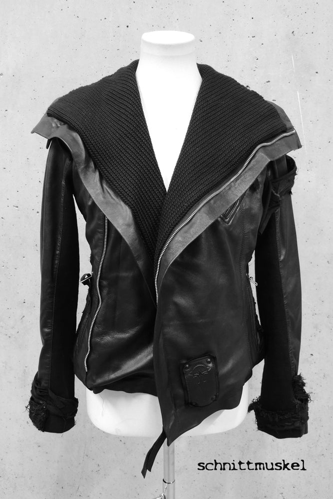 dark avantgarde Lederjacke, dark avantgarde Jacke, Gothicjacke, Unikatjacke, Leder und Strick, Jacke mit grossem Kragen, darkwear, postapokalyptischce Kleidung