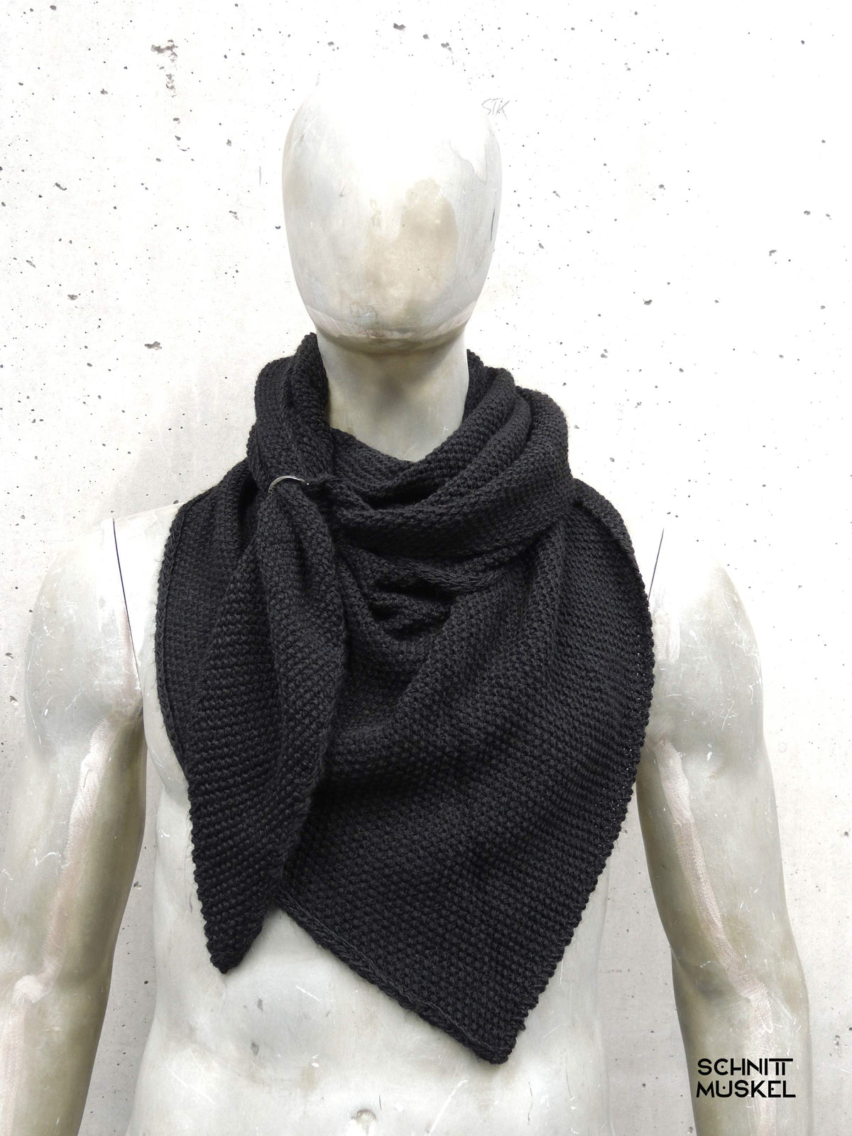 Dreieckschal, schwarzer Wollschal, Gothicschal, darkavantgarde Schal, Alpakaschal, 