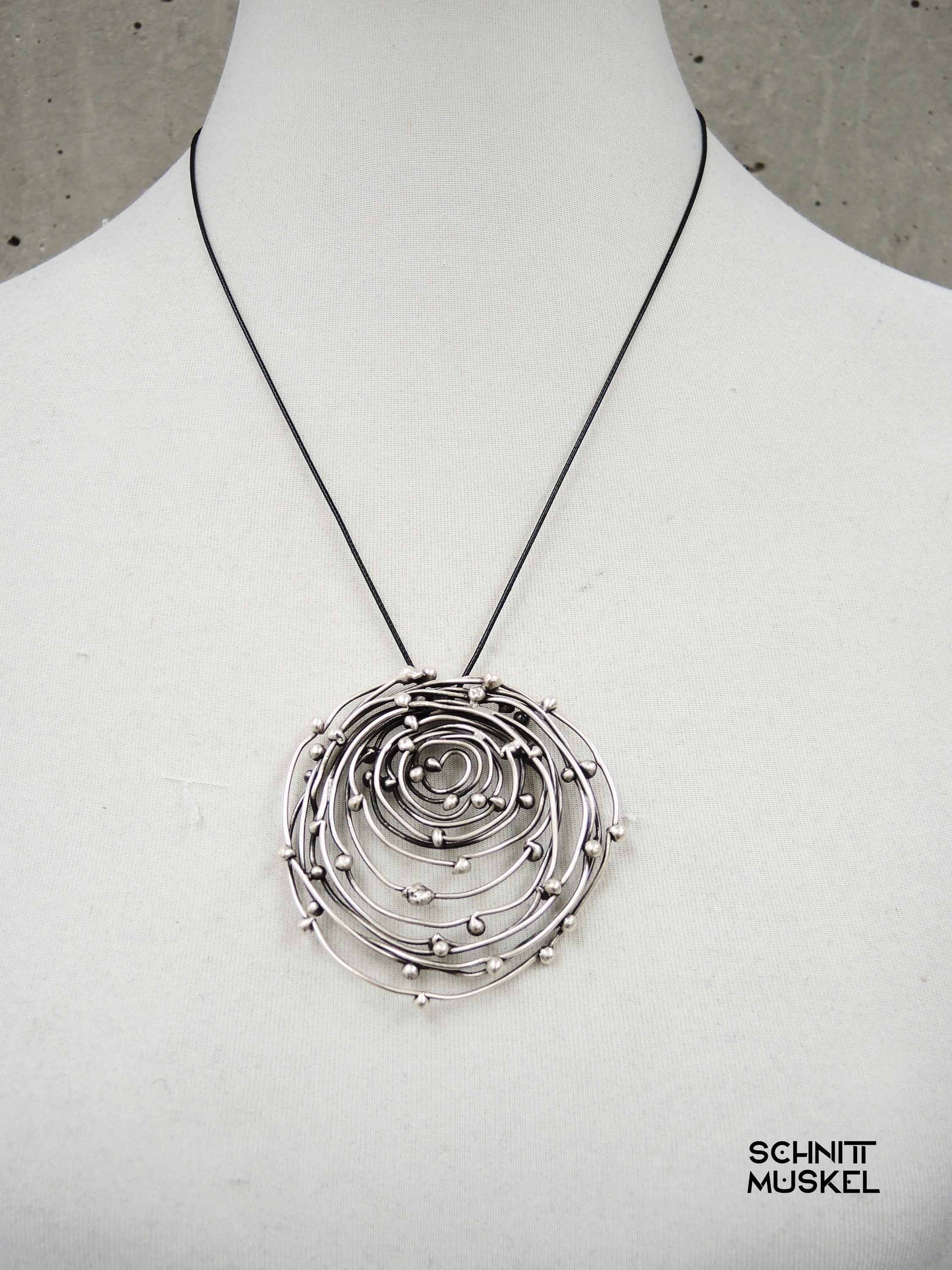 Dark avantgarde Anhänger, ZAMAK Schmuck, Gothic Schmuck, Orbitschmuck, Schmuck aus dem All