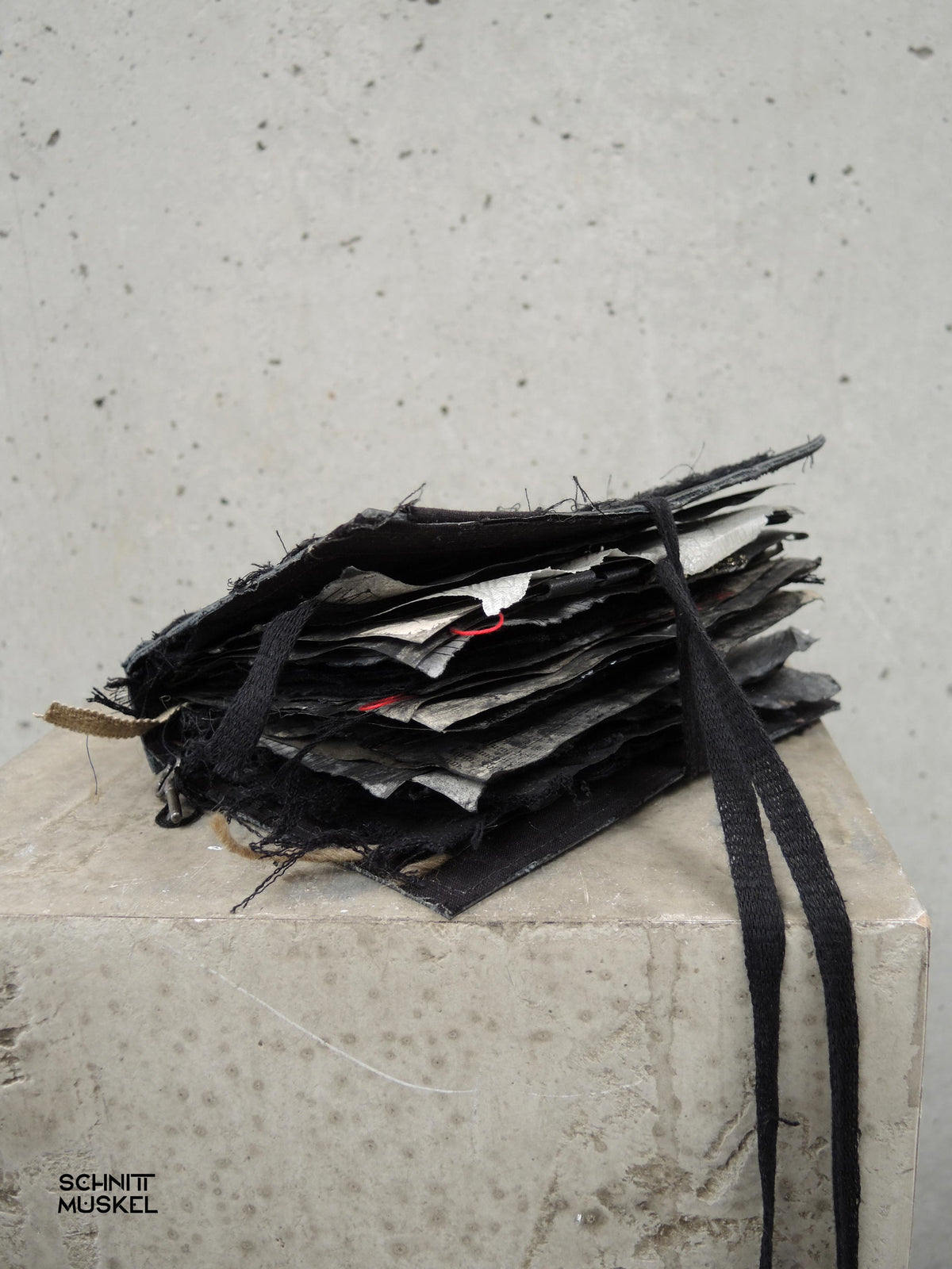 Gothic Scrap Book, okkultes Buch, Gothic Grimore, Buch der Schatten, handgebundenes Zauberbuch, dark Academia Buch, Wiccakult, okkultes Wissen