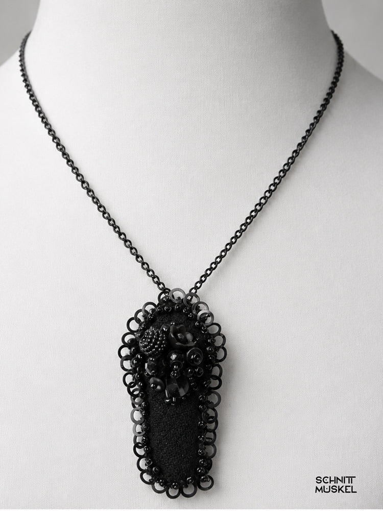 Sargschmuck Sarganhänger, Sargkissen, Gothicschmuck, Perlenbestickter Sarg