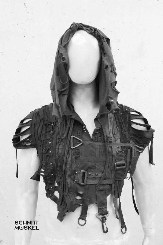 Cape, Kapuzencape, Cosplaycape, potapokalyptische Mode, Gothicape, darkcyberfashion, destroyedfashion, Gothicmode