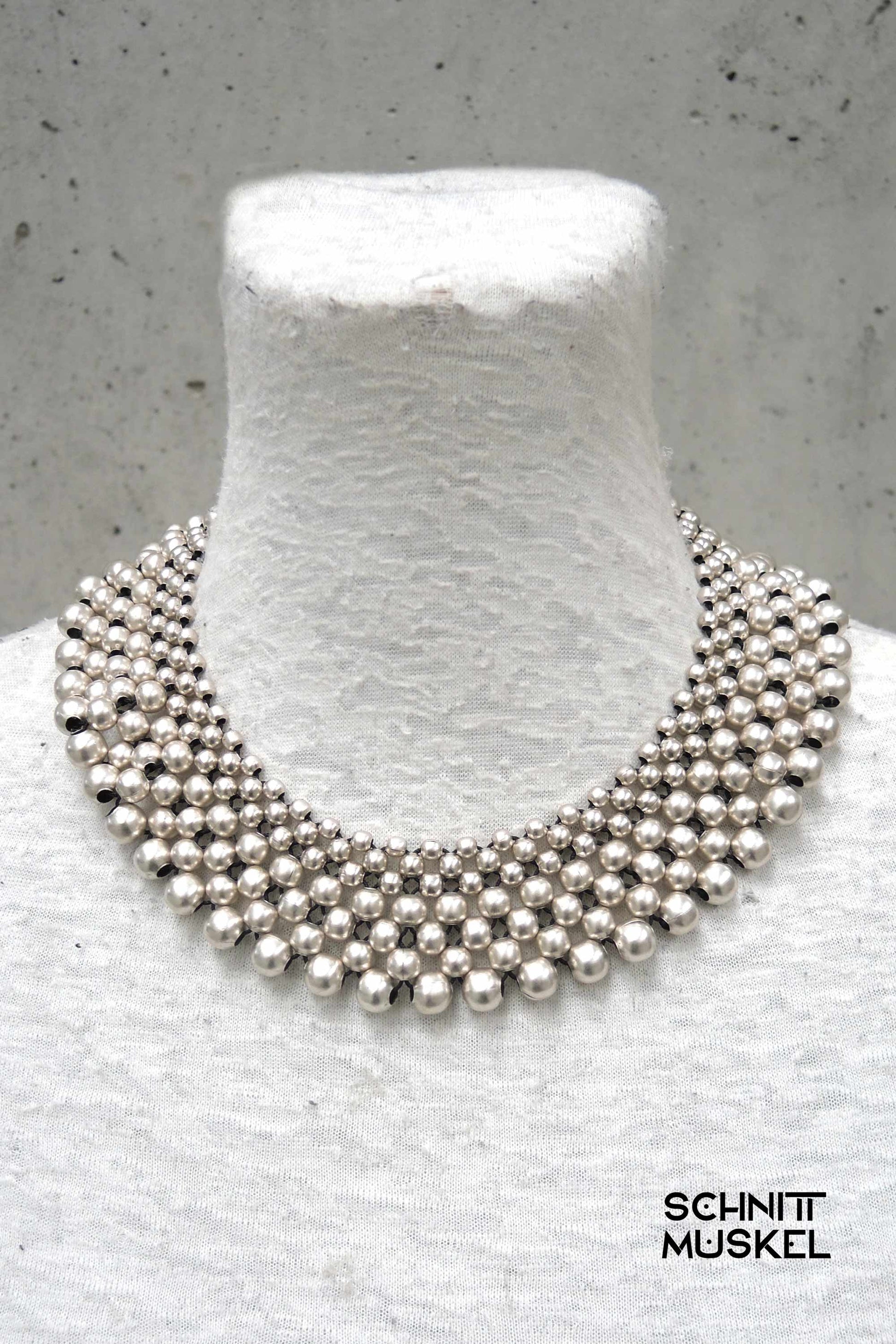 Kragencollier, Kugelkragen, Collier aus Kugeln, nicht allergener Schmuck