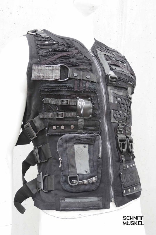 Cyberweste, Kinky Outfit für Herren, Combat Weste, Unikatweste, Gothicweste, postapokalyptische Weste, postapkalyptische Mode,