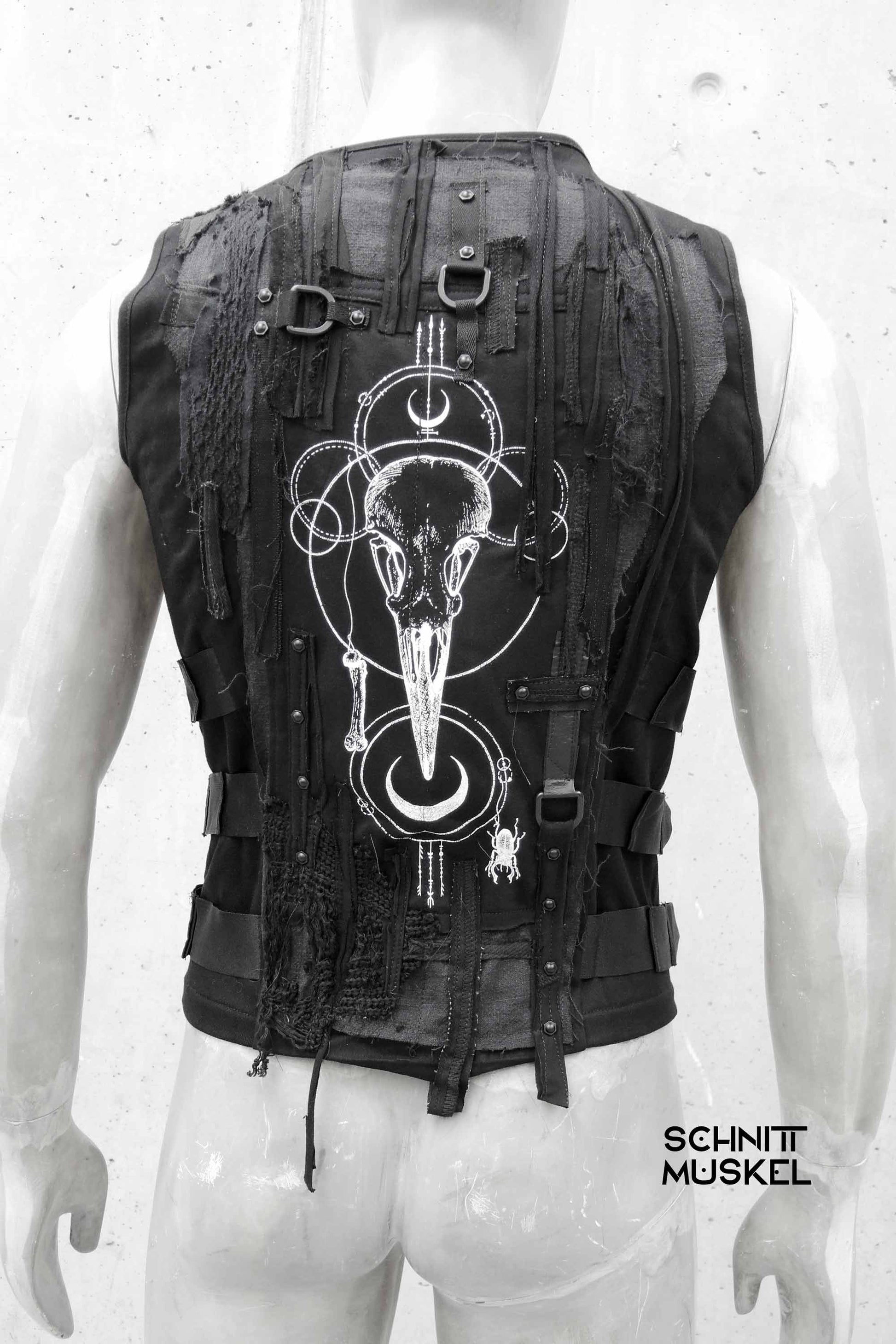 Combat Weste, Utility Weste, Cyberweste, Darkcyberweste, Gothicweste, Teknostyle, darkcyberfashion, Vogelschädel