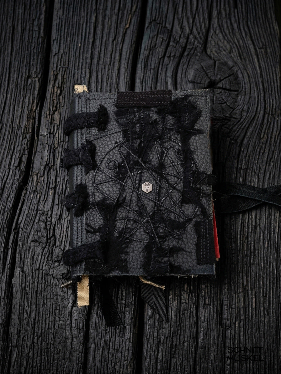 Gothic Scrap Book, okkultes Buch, Gothic Grimore, Buch der Schatten, handgebundenes Zauberbuch, dark Academia Buch, Wiccakult, okkultes Wissen