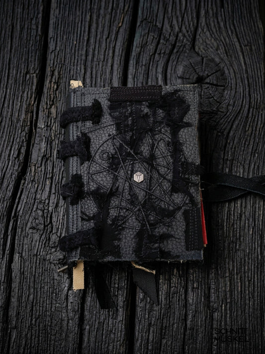 Gothic Scrap Book, okkultes Buch, Gothic Grimore, Buch der Schatten, handgebundenes Zauberbuch, dark Academia Buch, Wiccakult, okkultes Wissen