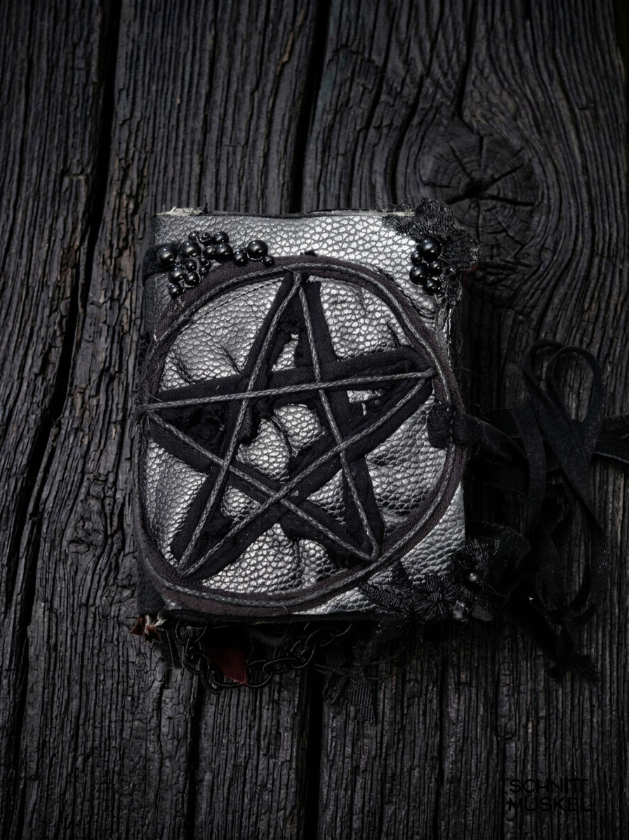 Gothic Grimoire, Gothicbuch, Szenebuch, Gothic Scrap book, düsteres Scrap Book, 