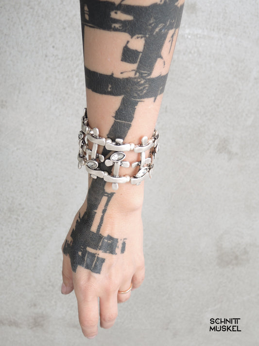 Darkavantgarde Armschmuck, SIlberplattierter Schmuck, Schmuck aus Silber und Kristall, Kristallschmuck, Leonardi Schmuck, 