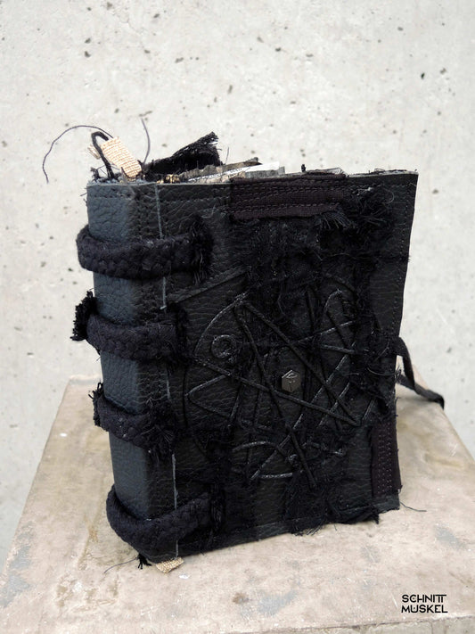 Gothic Scrap Book, okkultes Buch, Gothic Grimore, Buch der Schatten, handgebundenes Zauberbuch, dark Academia Buch, Wiccakult, okkultes Wissen