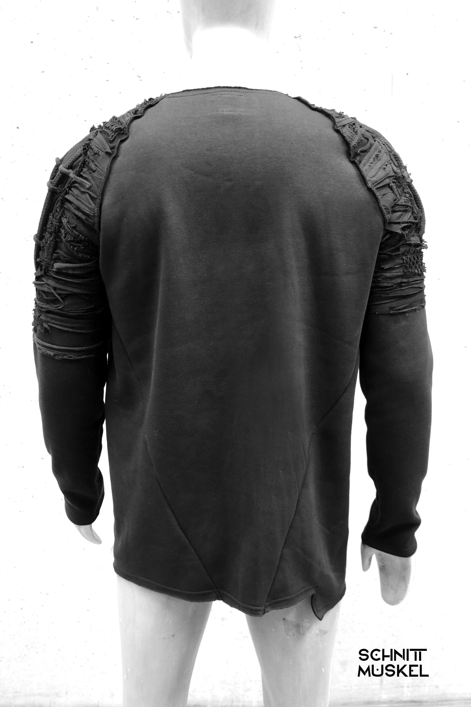 Gothic Pullover, Pullover destroyed Style, destroyed sweater, postapokalyptische Mode, postapokalyptischer Pullover, darkcyberfashion Gothicmode für Herren, Cyberfashion für Herren