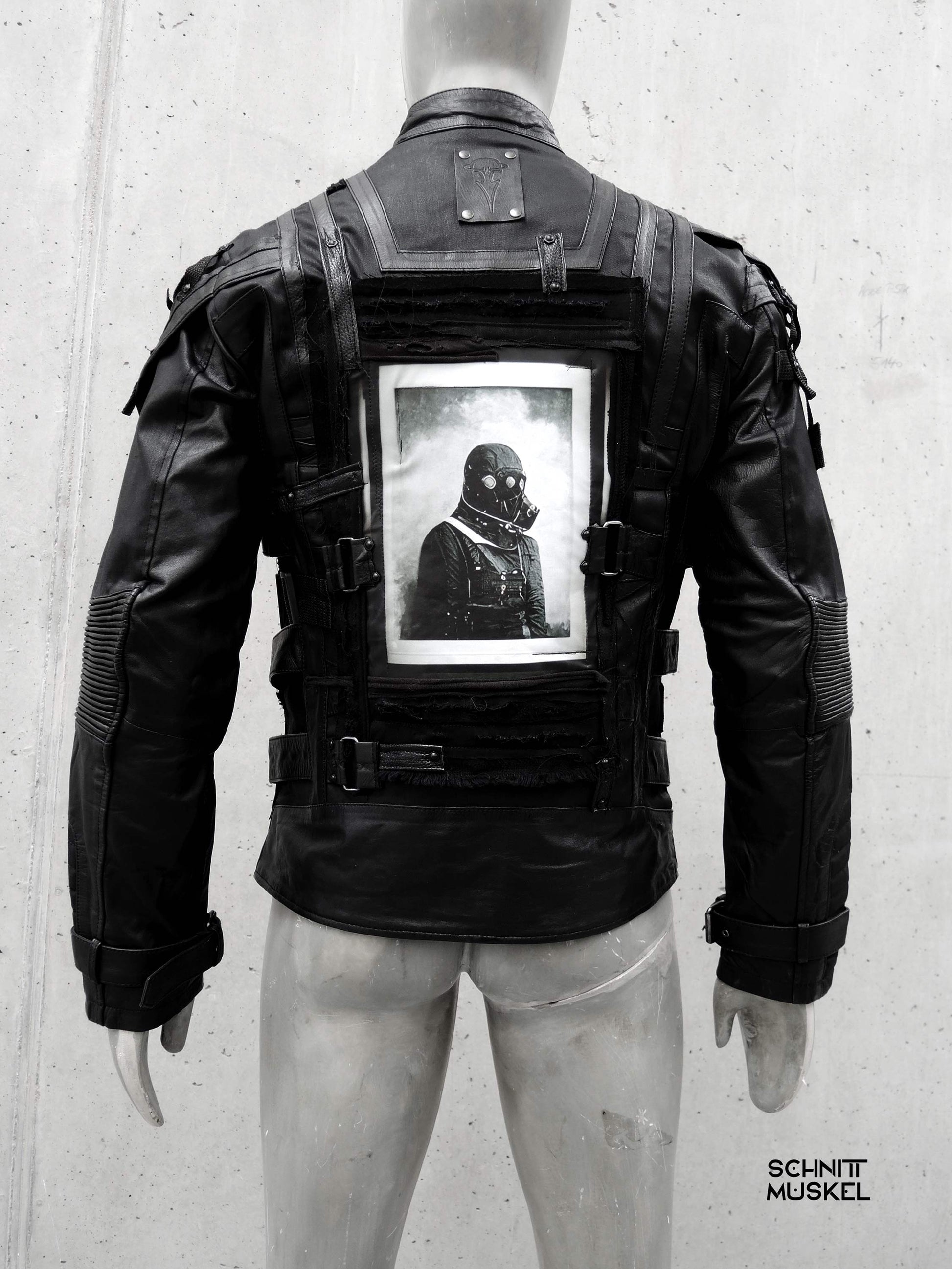 Unikatjacke, Unikat Lederjacke, Custom Lederjacke, Bikerjacke Unikat, postapokalyptische Jacke, Gothicjacke, darkwear, darkcyberfashion, Horrorfashion, Spookyfashion