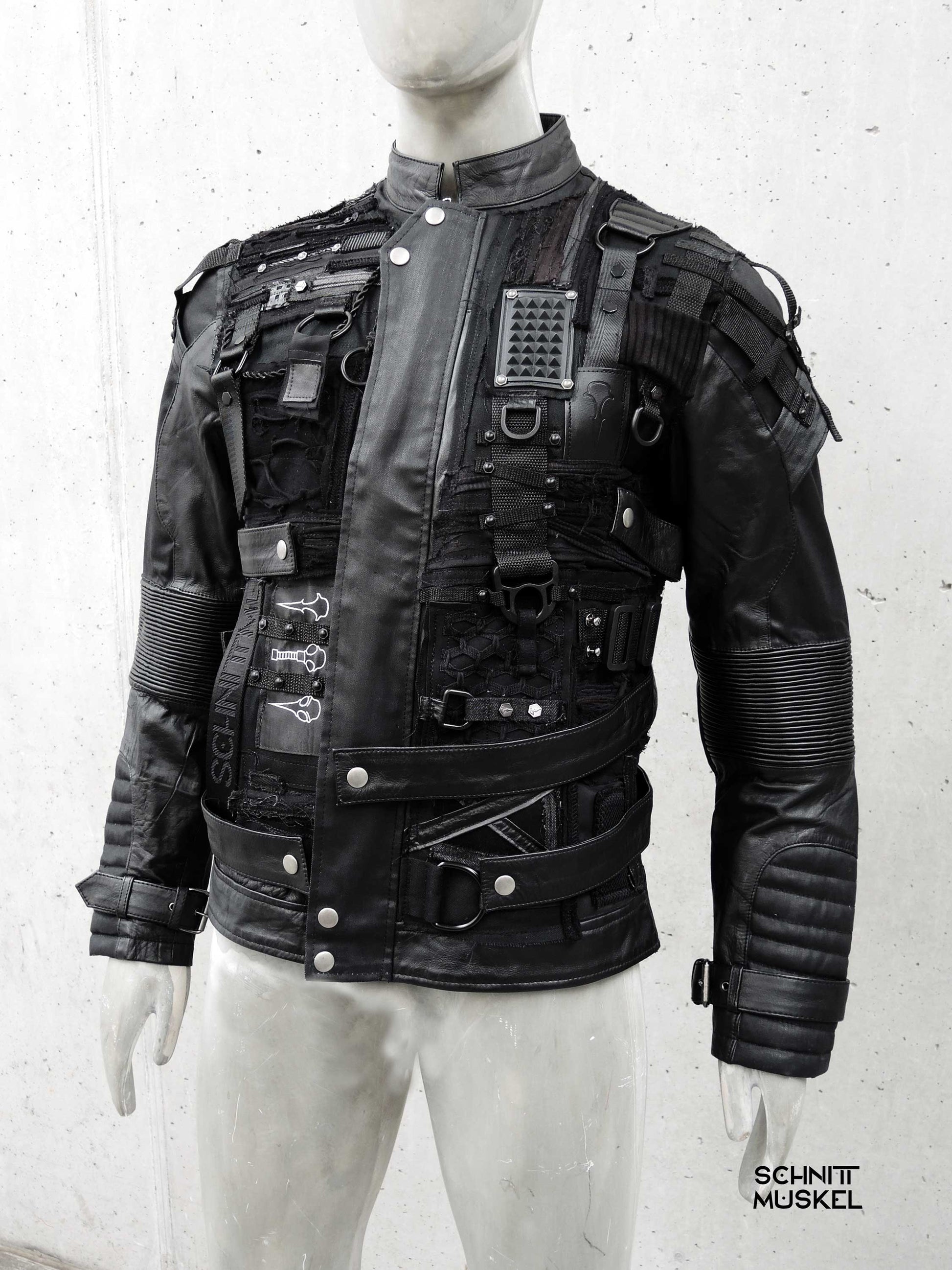 Unikatjacke, Unikat Lederjacke, Custom Lederjacke, Bikerjacke Unikat, postapokalyptische Jacke, Gothicjacke, darkwear, darkcyberfashion, Horrorfashion, Spookyfashion