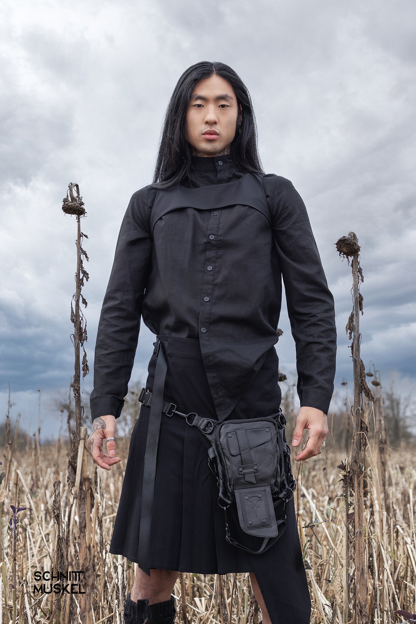 Darkwear, darcyberfashion,cyberfashion, gthicfashion, Gothicmode, darkavantgarde, tekkknostyle, Herrenrock, Kilt schwarz, Beintasche aus Leder,
