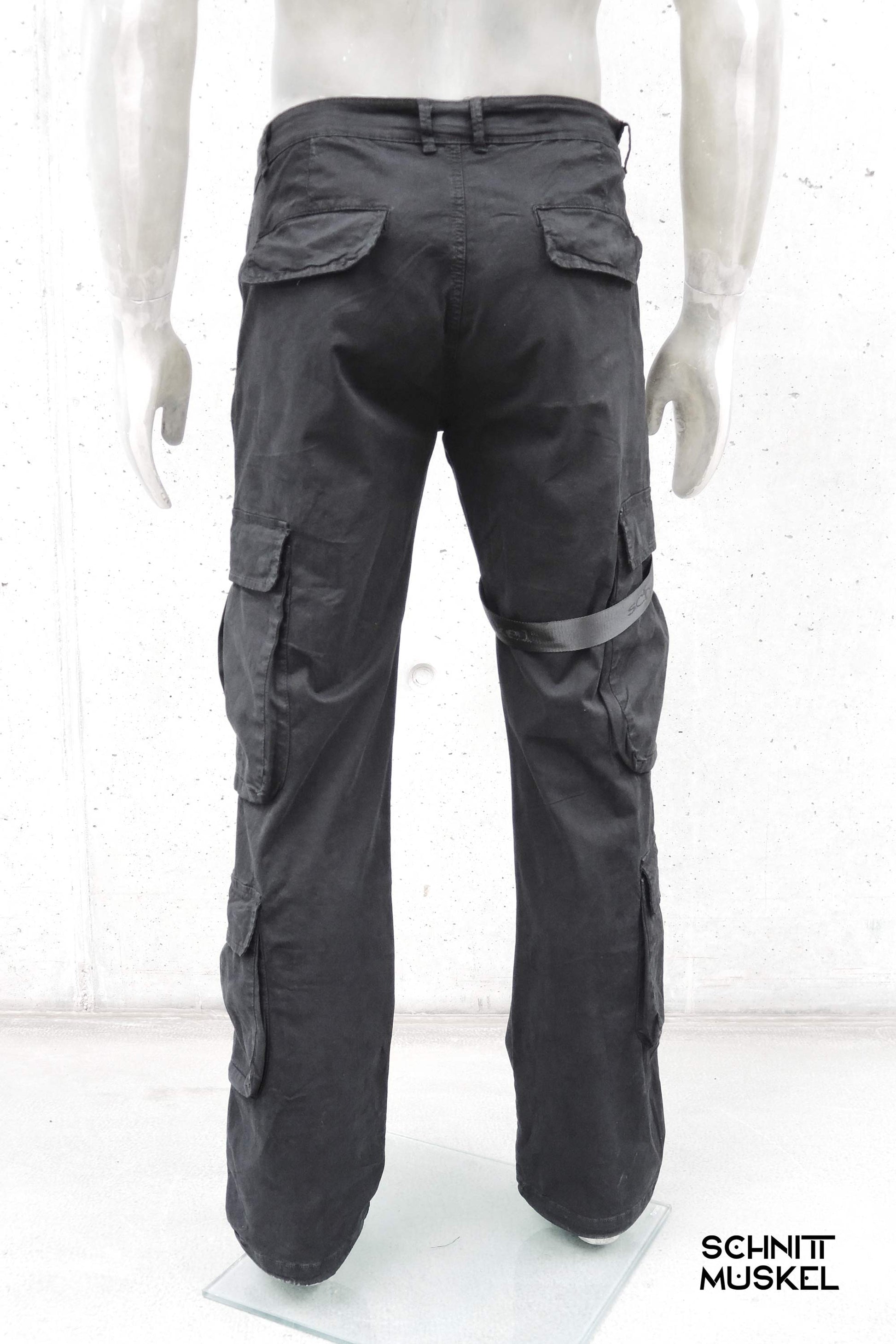 schwarze Cargohose, Gothichose, Cyberhose, Tekkkknohose, Berghainstyle, Darkcyberhose, Cyberfashion
