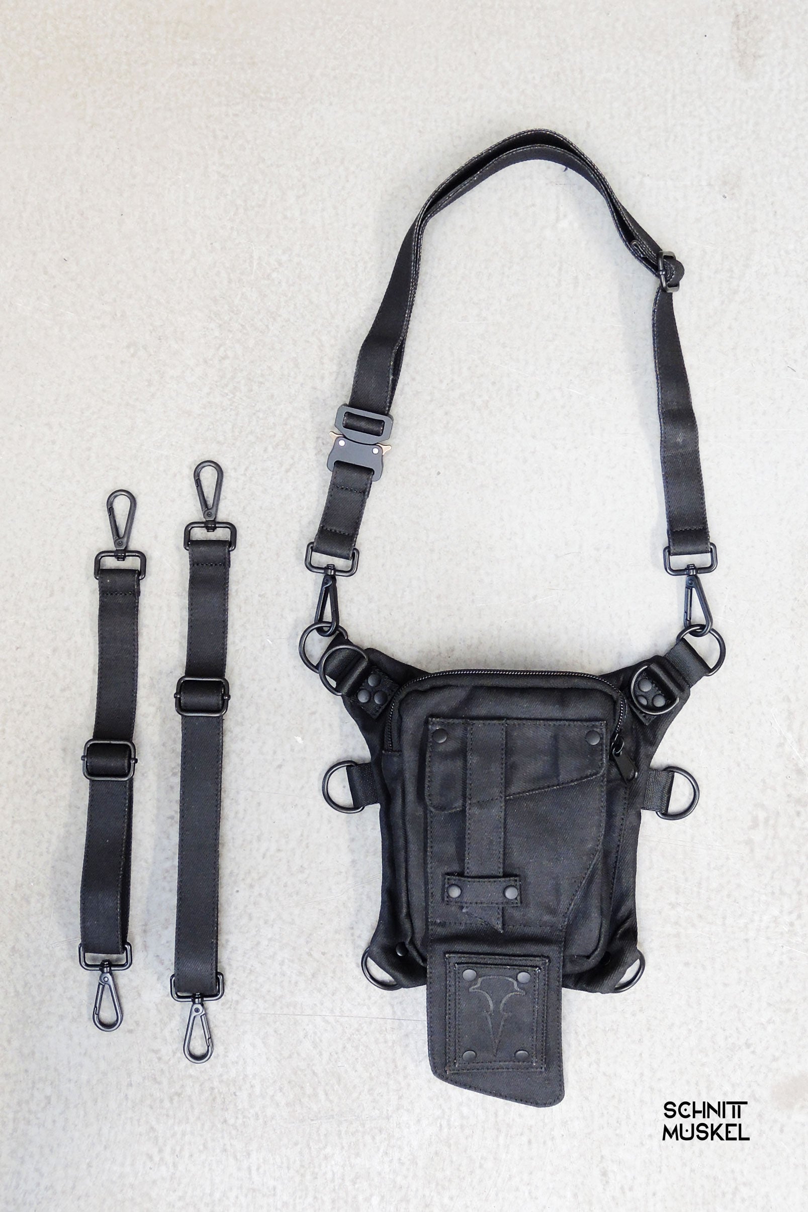 Umhängetasche, Gürteltasche, Gothictasche, Gothictasche für Herren, kleine Gothictasche, Jeanstasche, variable Tasche, vegane Tasche, Festivaltasche, darkwear, darkcyberwear, darkfashion