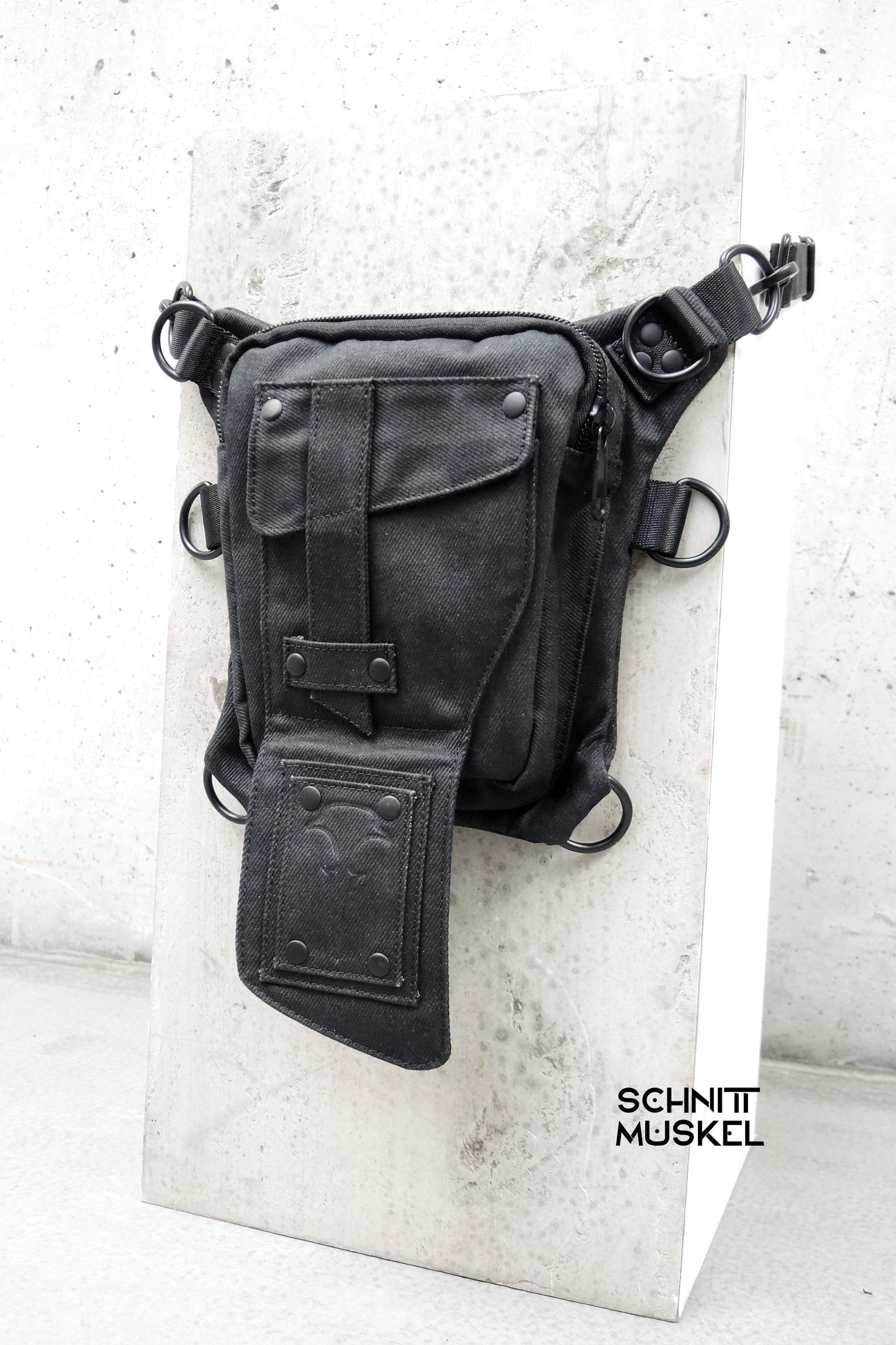 Umhängetasche, Gürteltasche, Gothictasche, Gothictasche für Herren, kleine Gothictasche, Jeanstasche, variable Tasche, vegane Tasche, Festivaltasche, darkwear, darkcyberwear, darkfashion