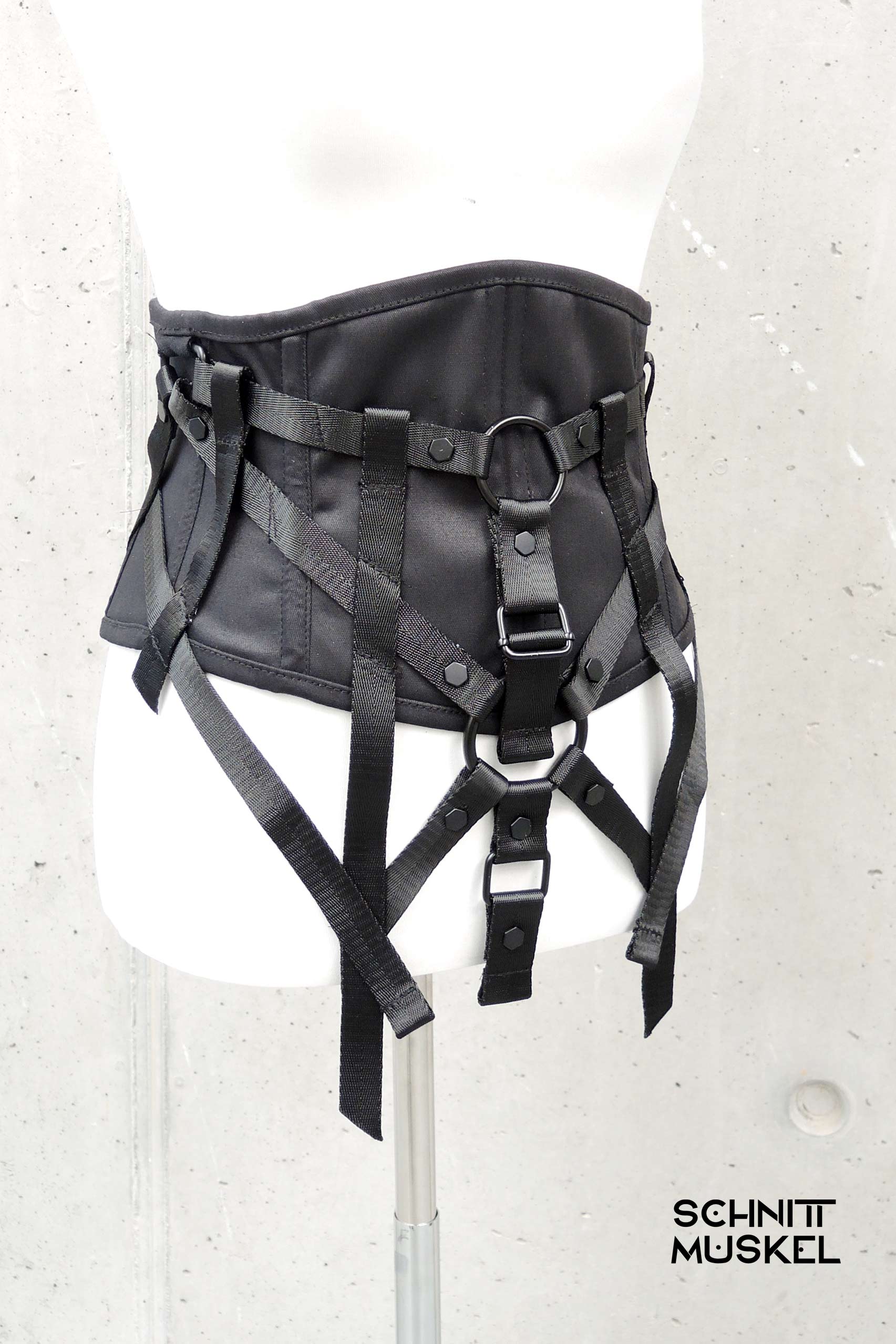 Gothic Taillenkorsett, kinky Taillenkorsett darkwear, darkavantgarde Korsett, Gothicmode für Damen