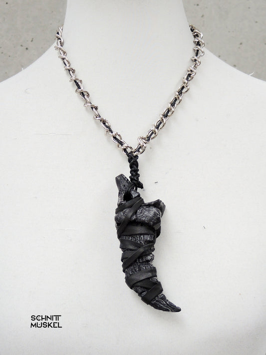 darkavantgarde Halsschmuck, darkwear jewellery, Gothicschmuck, Vogelkrallenanhänger, Talisman, Technoschmuck