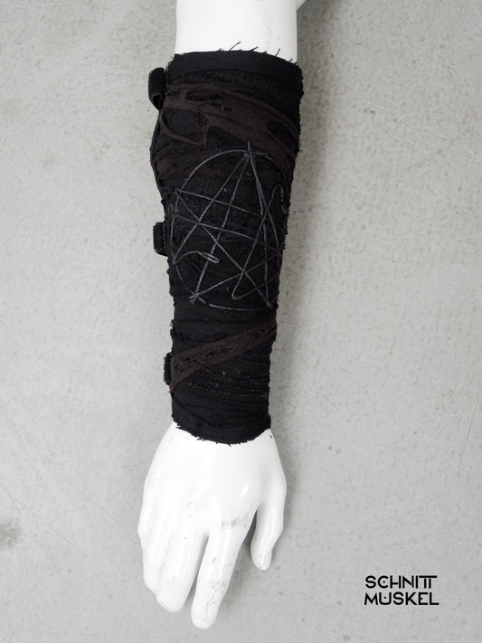Armschiene, Necronomicon Accessoire, textile Armschiene, Gothic Armstulpen, Gothic Armschiene, Gothic Accessoire, schwarze Armschiene LARP