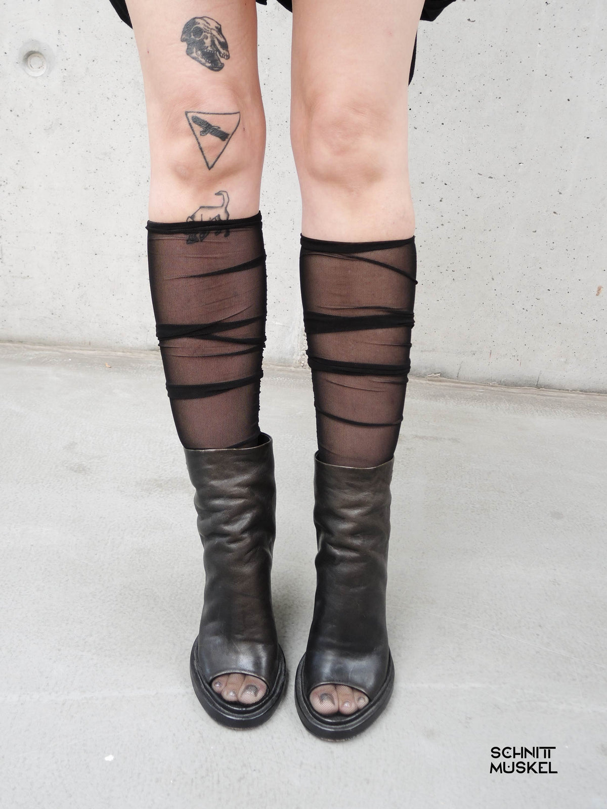 Gothic Socken, schwarze Netzsocken, schwarze Netzkniestrümpfe, feine Netzkniestrümpfe, mesh Kniestrümpfe, Gothic Kniestrümpfe