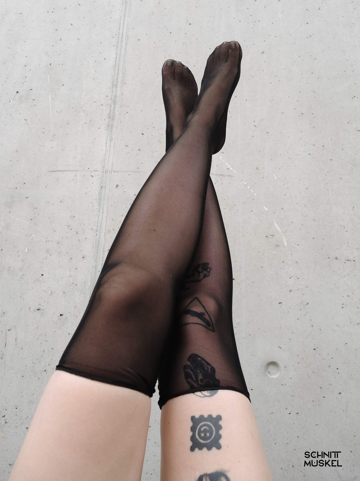Gothic Socken, schwarze Netzsocken, schwarze Netzkniestrümpfe, feine Netzkniestrümpfe, mesh Kniestrümpfe, Gothic Kniestrümpfe
