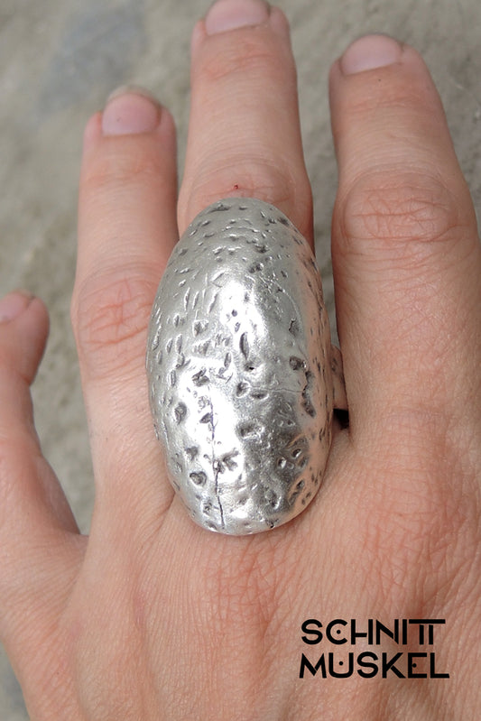 Ring "obelisk"