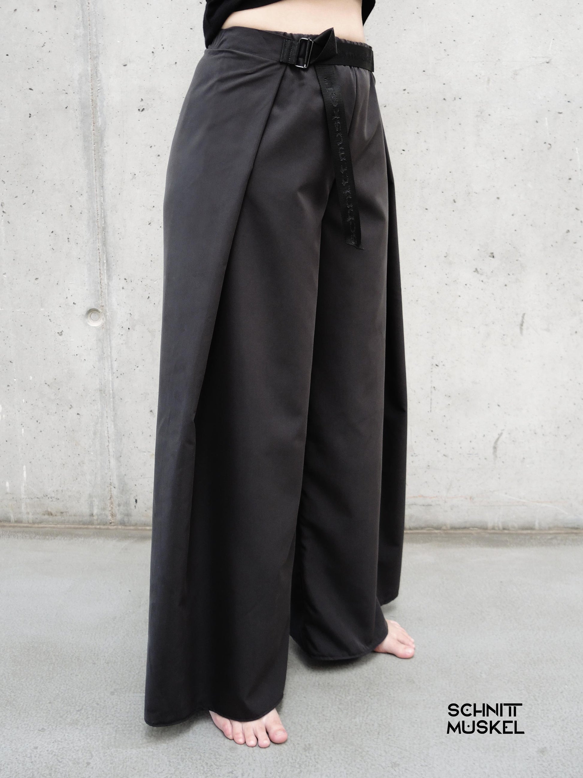 Wickelhose, Sommerhose, schwarze Sommerhose, Hose mit Überschlag, darkwear, darkavantgarde Hose, darkavantgarde, Gothichose
