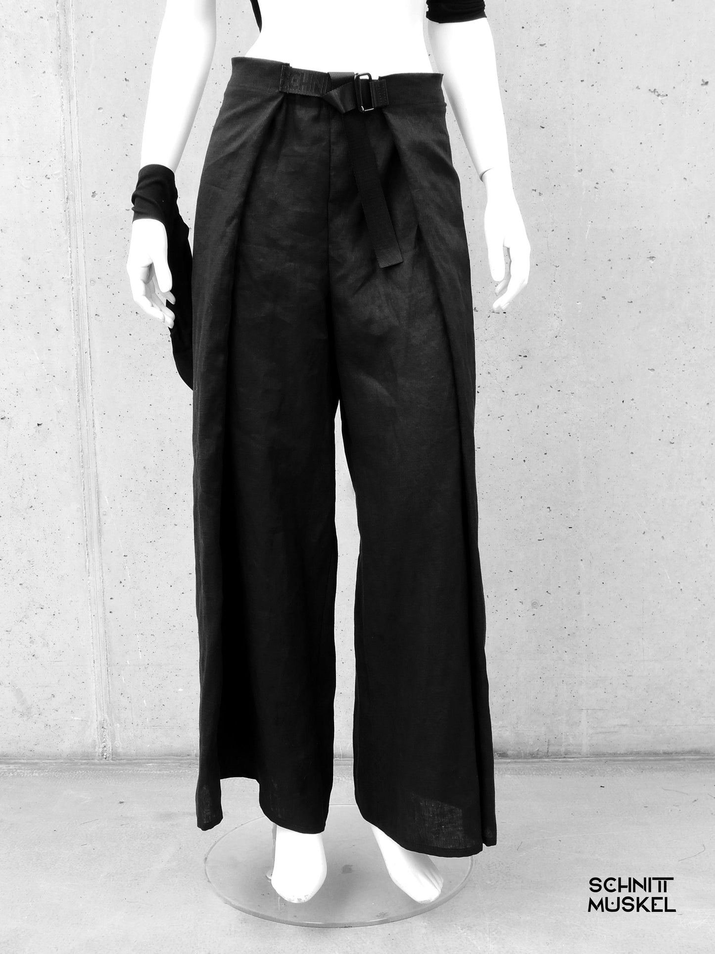 schwarze Leinensommerhose, schwarze Leinenhose, Gothic Sommerhose, Leinenhose mit weitem Bein, darkavantgarde Hose, darkavantgarde Mode