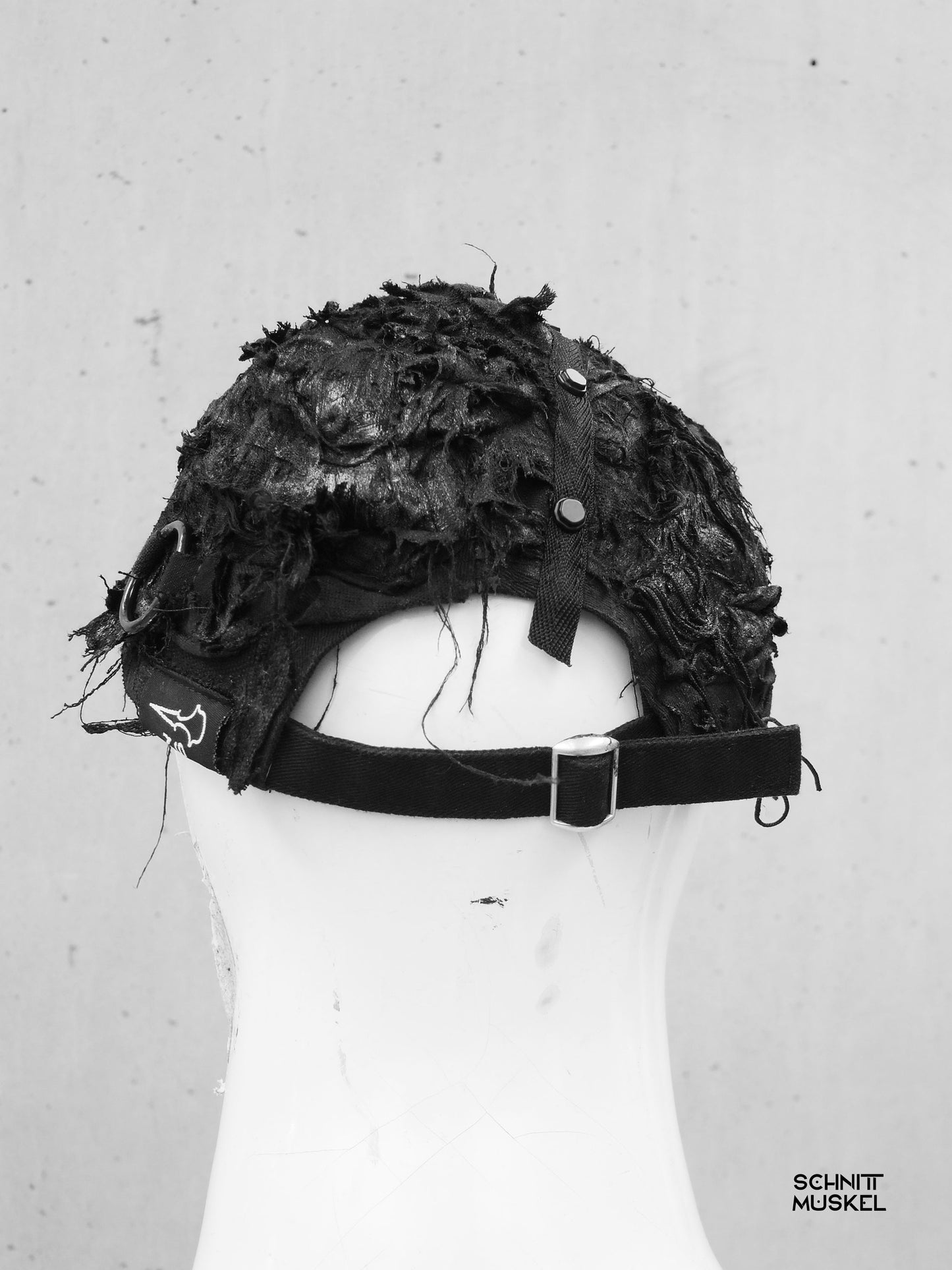 unikatmütze, Unikatcap, Custom Cap, aussergewönliche Basketball Mütze, Gothicmütze, Gothiccap, postapokalyptische Cap, Darkwear, darkcyberstyle, darkcyber Mütze