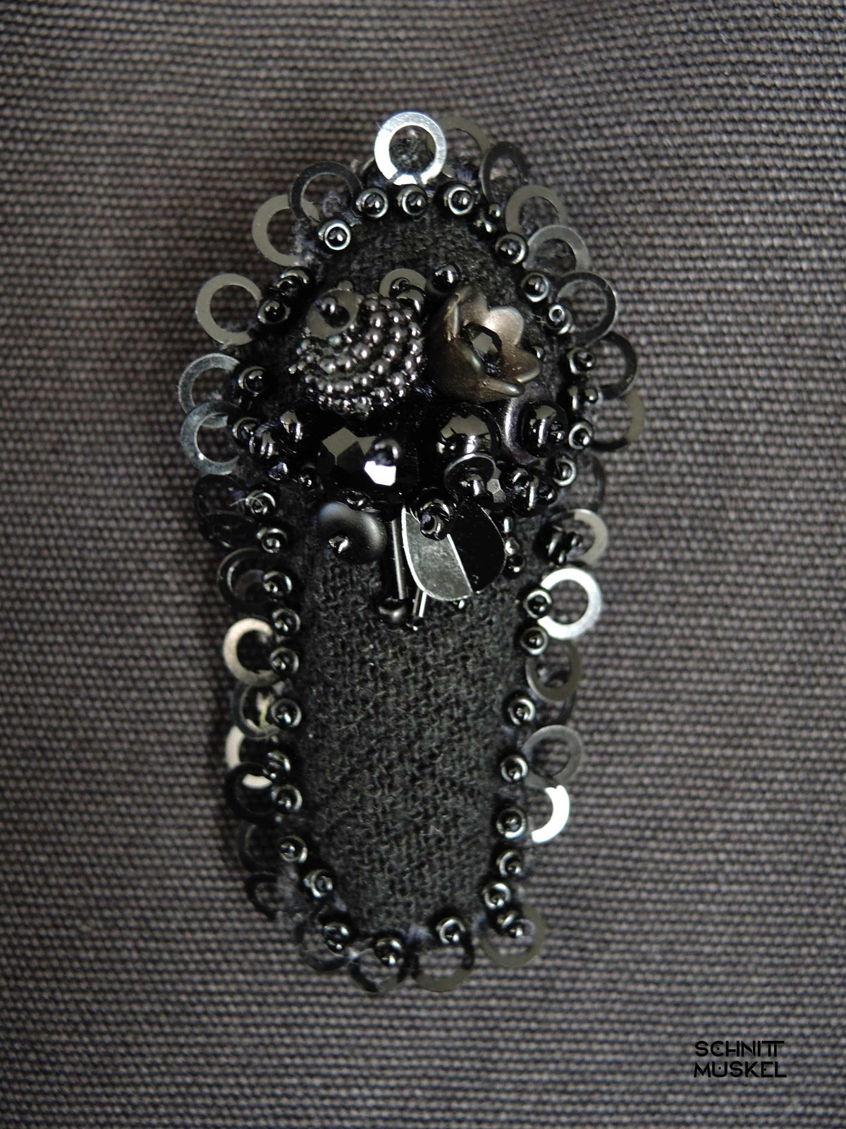 Sargbrosche, Gothic Brosche, Coffinpin, Sargschmuck, Gothicschmuck